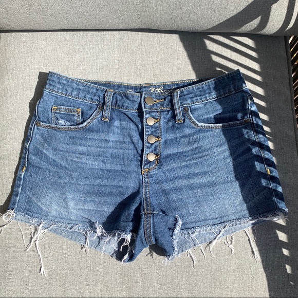 Universal Thread High Rise Shortie - Picture 1 of 8